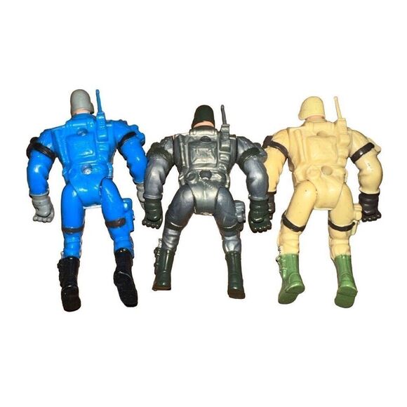 Sitting Military Guys bundle - Picture 2 of 4